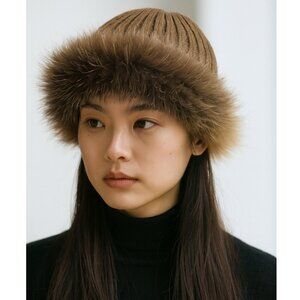 Handmade Genuine Raccoon Fur Ruff Beanie – 100% Cotton Knit, Like New, One Size